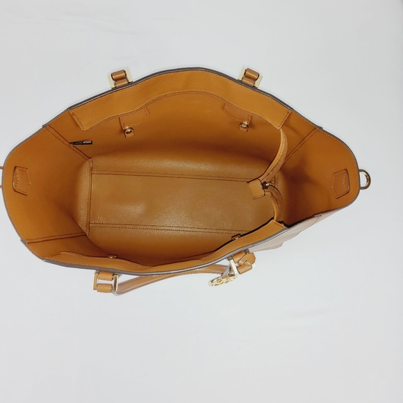 Michael Kors Kimberly Large Leather Tote & Purse Wallet 2 in 1 (Tan) - Picture 14 of 15